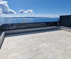 Čiovo, Okrug G, attico 66 m2, +69 m2 terrazza sul tetto, vista mare