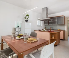 Kétlakásos ház medencével eladó Rijekában Horvátországban