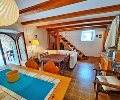 STEINHAUS MIT GARTEN, 1000 M VOM MEER ENTFERNT!