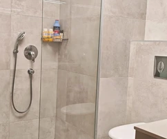 Kamenný dům na prodej v první řadě u moře ve Vela Luce v Chorvatsku