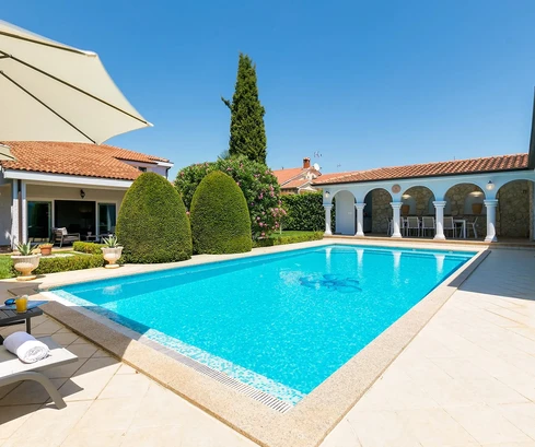 Villa with pool, spacious garden, Porec.