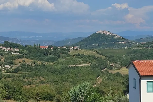 Участок Мотовун, 1 400 м2