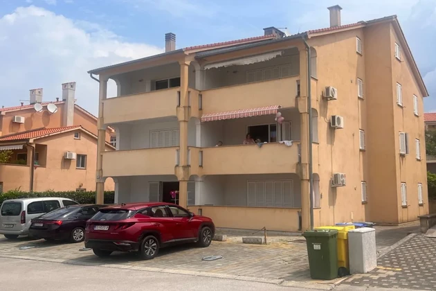 APPARTEMENT DUPLEX ATTRACTIF AVEC VUE PARTIELLE SUR LA MER, À 300 M DE LA MER !