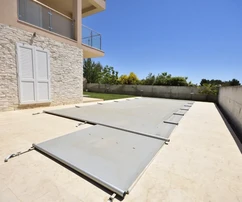 Srima, Vodice – Casa con 4 appartamenti e piscina, a 800 m dalla spiaggia