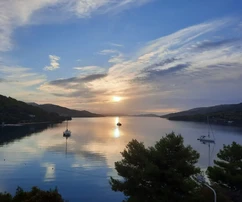 Marina, comfortable two-room apartment 75 m2, first row to the sea, with parking