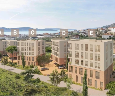 Trogir, Seget Donji, apartamento de dos dormitorios en la segunda planta con una superficie útil neta de 90 m², S4, C