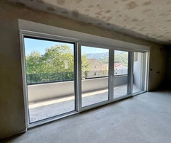 ATTRAKTIVE WOHNUNG 4000 M VOM MEER ENTFERNT!