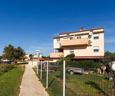 Family home with apartments for sale in Vodnjan in Croatia