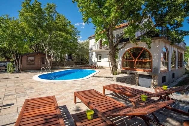 DETACHED HOUSE WITH POOL AND SEA VIEW, IN A QUIET LOCATION!