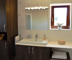 Lujosa villa de piedra con piscina en venta en Tinjan, Croacia