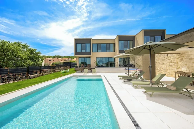 Istrie, Rovinj: Moderní vila s bazénem, soukromí