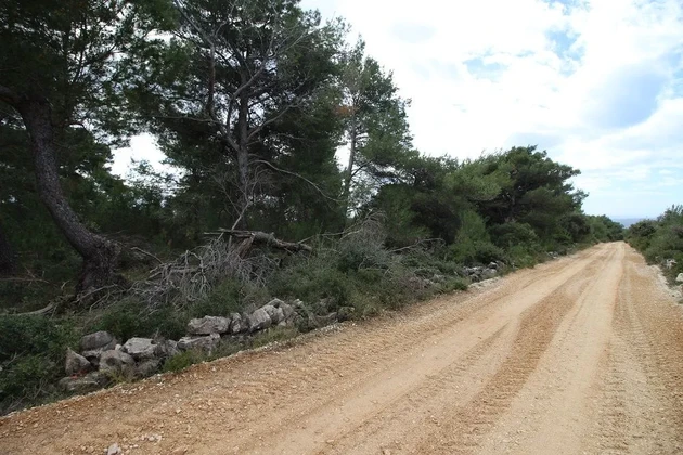 Terreno 2072 m² junto a vía pública zona T2