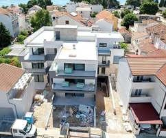 Luxury apartment A8 with a roof terrace, 50m from the beach