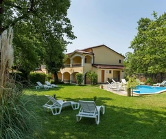 Istrien, Region Novigrad, Gastronomie- und Tourismusimmobilie in ausgezeichneter Lage