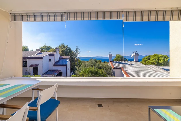 Île de Krk, Njivice, belle maison de 280 m² avec vue sur la mer et garage