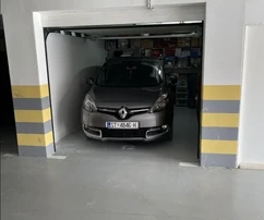 K. Gomilica, dvoupokojový byt 58 m2 v prvním patře, 2 garáže a venkovní garáž