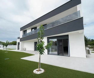 Villa in vendita a Zara Crno con piscina in Croazia