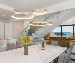 Lujosa villa de 4 niveles cerca del mar en Trogir en venta