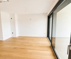 (S2) Modern luxury with garden - second row from the sea and sea view