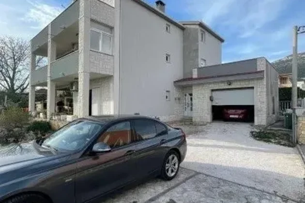 Kaštel Stari, 414 m2-es önálló ház 500 m2-es udvarral és garázzsal, kilátással