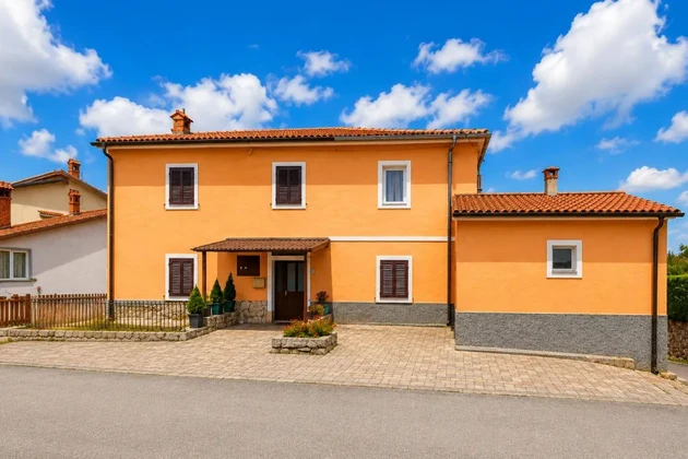 Istria, Jušići: Renovated stone house with two units