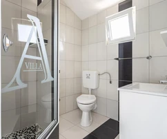 Maison au bord de la piscine à vendre à Čiovo Okrug Gornji en Croatie