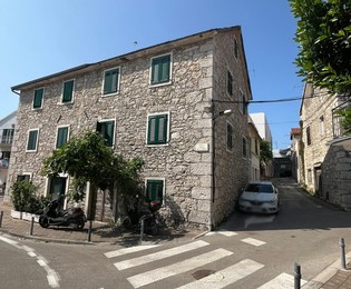 Einfamilienhaus im Zentrum von Vodice zu verkaufen