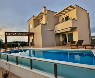 Brodarica, luxury villa with swimming pool and sea view