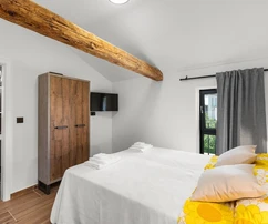 Villa de piedra con piscina en venta en Poreč, Croacia