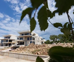 Appartement avec piscine et jardin à vendre à Omišalj en Croatie