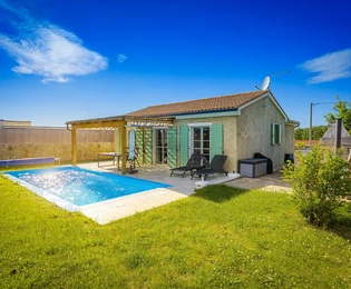 Istria, vicino a Rovigno: Bungalow di design con piscina