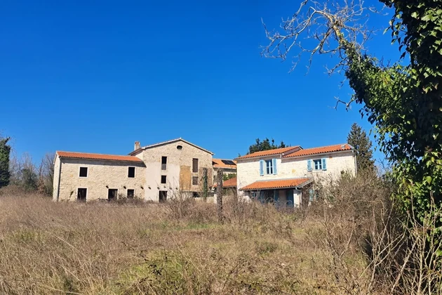 Brtonigla, Istria: Działka inwestycyjna z budynkiem