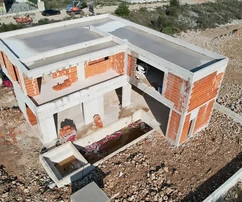 Exkluzívna inteligentná vila s bazénom, wellness zónou, garážou a výhľadom na more – Vodice