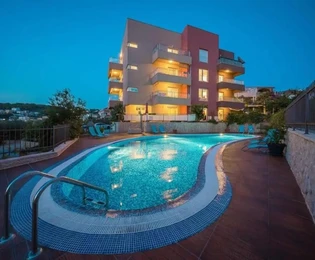 Čiovo, Okrug G., 3 hálószobás lakás 90 m², tengerre néző, közel a strandhoz
