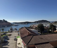 Vrsar - Atraktívny trojpodlažný dom s výhľadom na marínu a more