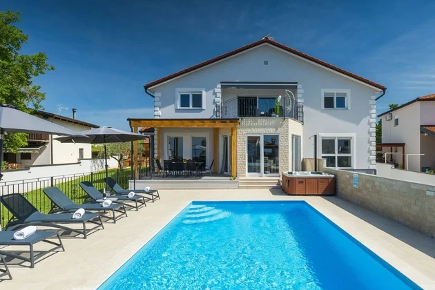 Beautiful House with pool and sea view, Istria, Poreč