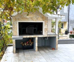 Klidný apartmánový dům s pěti byty na Čiovu s výhledem na moře