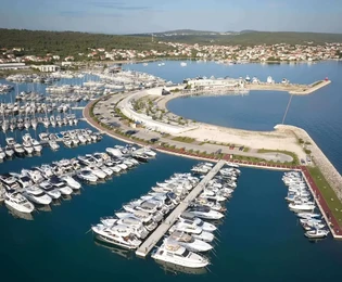 Sukošan - Stavebný pozemok 2 600 m², 200 m od mora | Investičná príležitosť