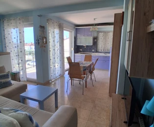 Poreč, Istrie : Appartement en duplex avec terrasse et rangement