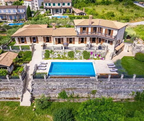 Exclusively - Beautiful rustic villa with a panoramic view of the Istrian landscape and the city of Motovun