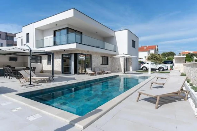 Doppelhaushälfte mit Pool in Pag Mandre zu verkaufen in Kroatien