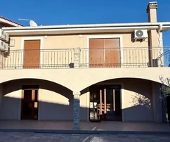 ATTRAENTE VILLETTA BIFAMILIARE CON PISCINA E VISTA MARE, IN UNA ZONA TRANQUILLA!