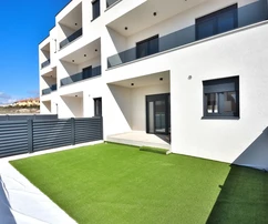 Vodice - S4 Maisonettewohnung mit Garten, 3 Schlafzimmer + Esszimmer, 115,42 m²