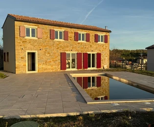 Isztria, Momjan: Exkluzív hagyományos kőház