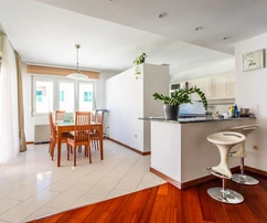 Split, Meje, espacioso apartamento de cuatro habitaciones en dos plantas