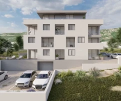 K. Lukšić, appartement deux pièces de 59,2 m² au rez-de-chaussée d'un immeuble neuf, à 600 m de la mer
