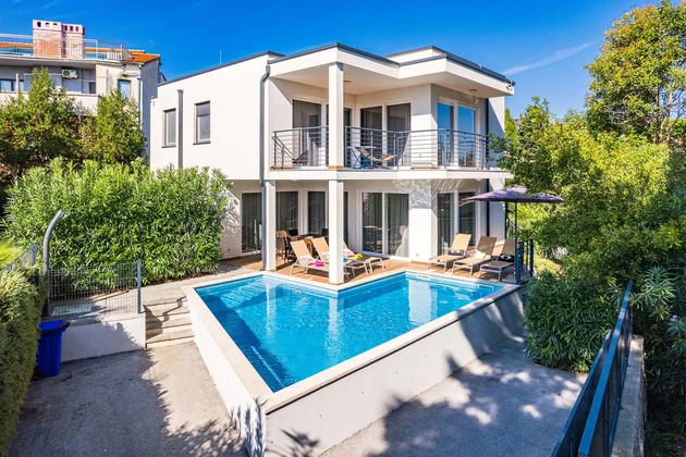 Istria, Premantura, villa moderna con piscina en excelente ubicación a 500 m del mar