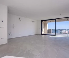 Apartment for sale in Novigrad with covered parking in Croatia