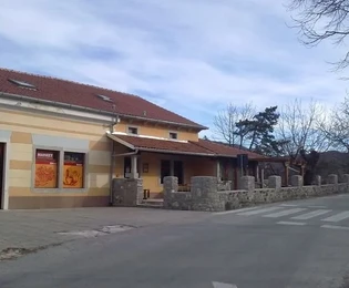 Roč, Istria – Proprietà multifunzionale con ricco patrimonio