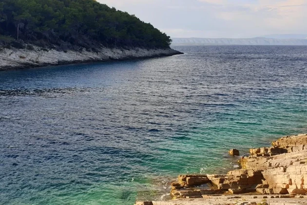 Korčula, Vela Luka, działka budowlana 1964 m2, pierwsza linia brzegowa